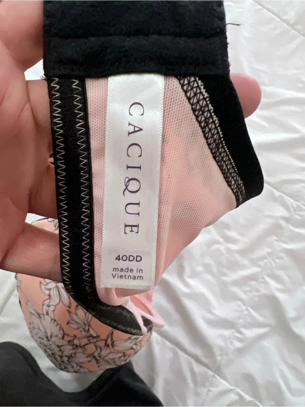 CaciqueLightly Lined French Balconette White Floral lace bra size 40DD